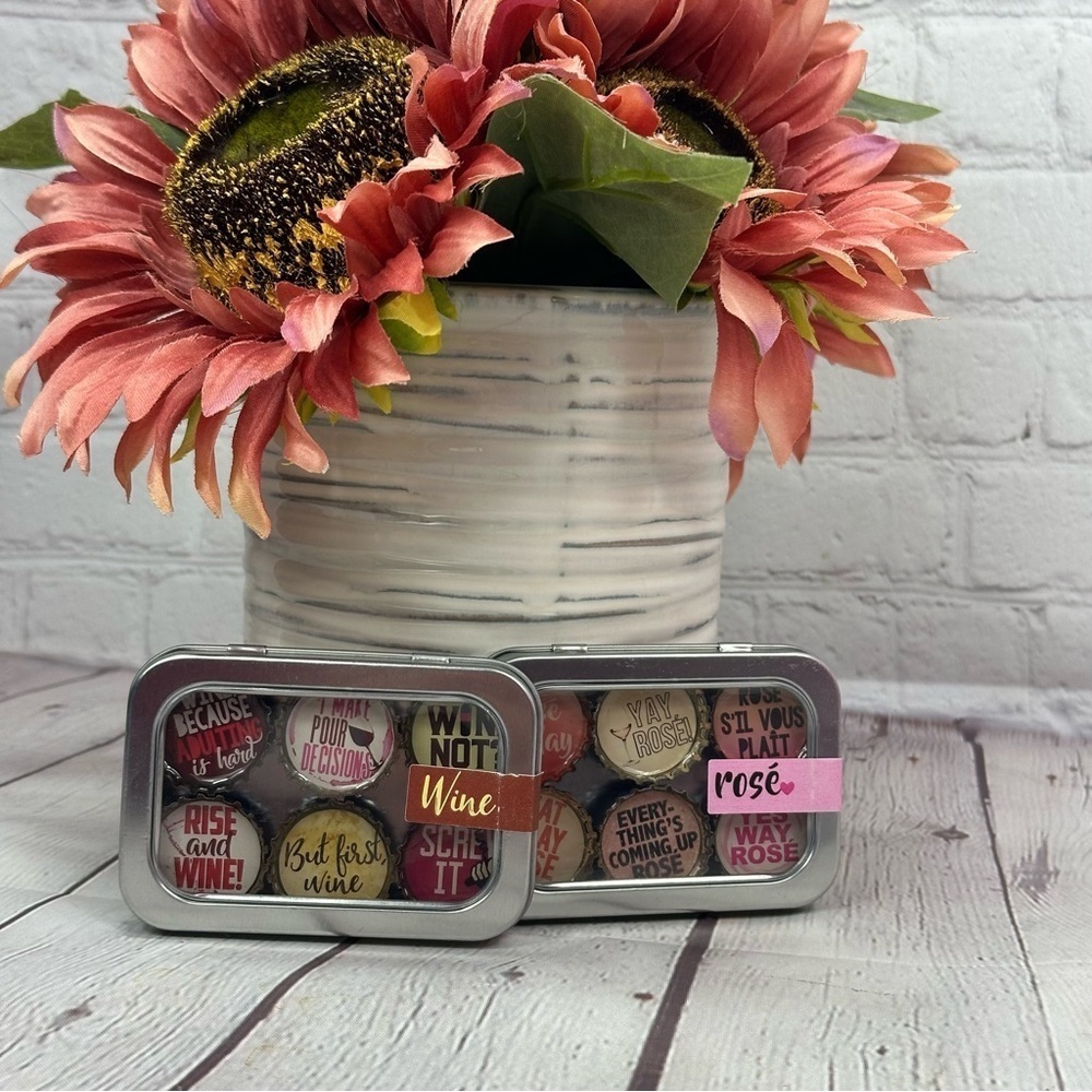 NWT boutique Decorative Wine and Rosé Themed magnet Set made from bottlecaps
